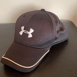 Men’s under Armour baseball hat.